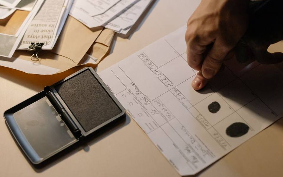 Digital Live Scan Versus Traditional Ink Fingerprint Cards