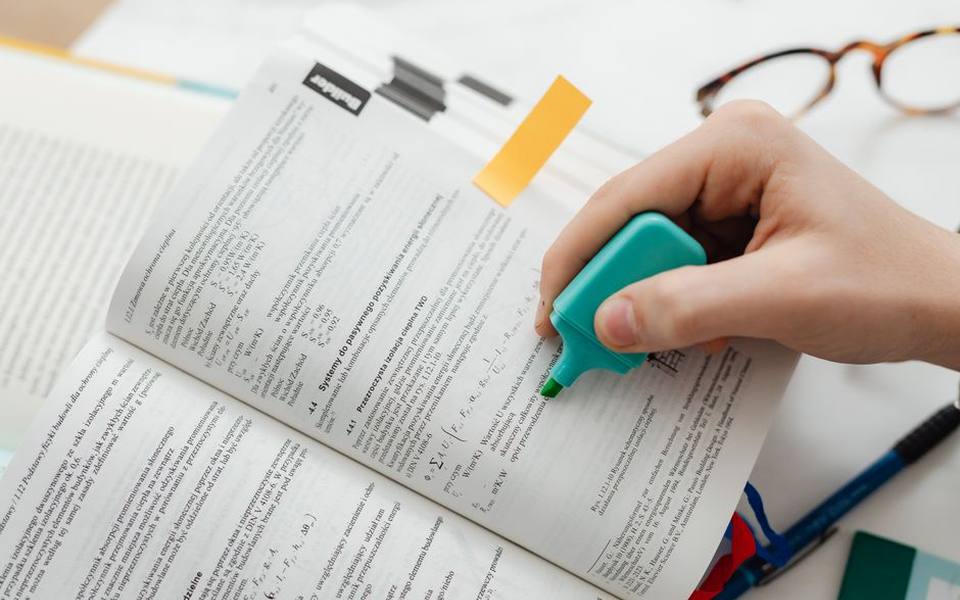 Choosing Mandatory and Elective Educational Courses